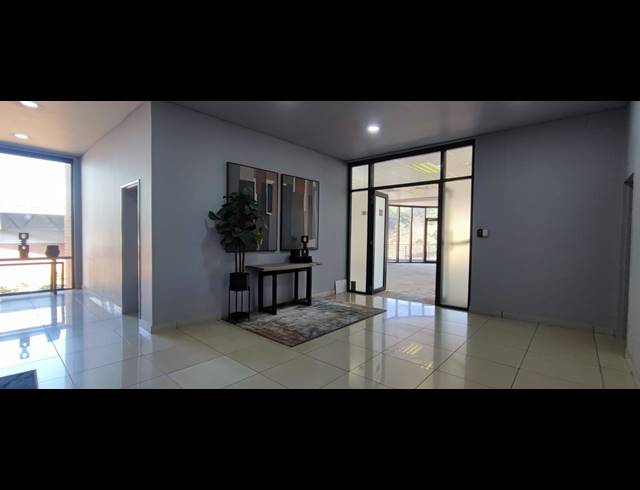 359.70M² OFFICE TO LET IN ZWARTKOP
